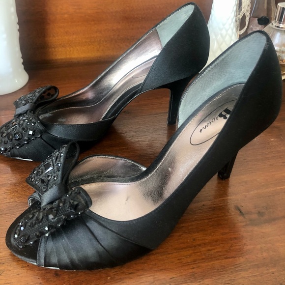 Browns black bow heels with rhinestones - Picture 2 of 3